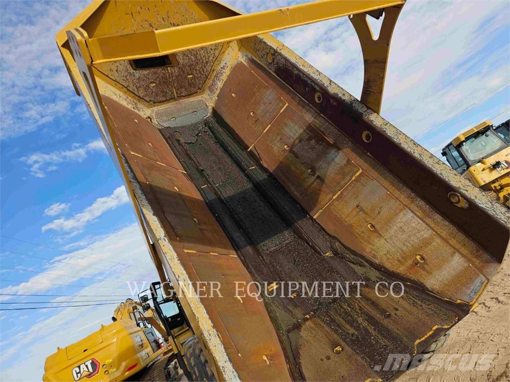 CAT 73004 アーティキュレート式ダンプトラック