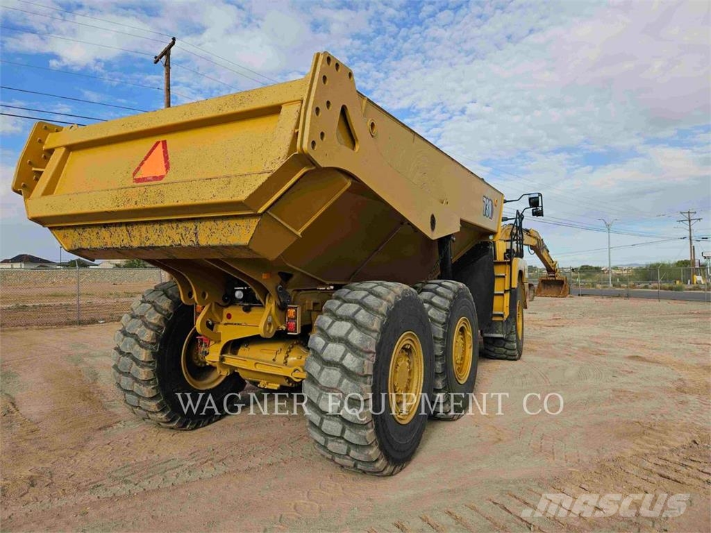 CAT 73004 アーティキュレート式ダンプトラック