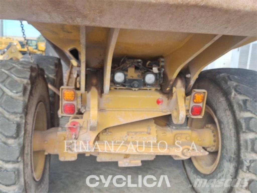 CAT 730C Dumper - Knickgelenk