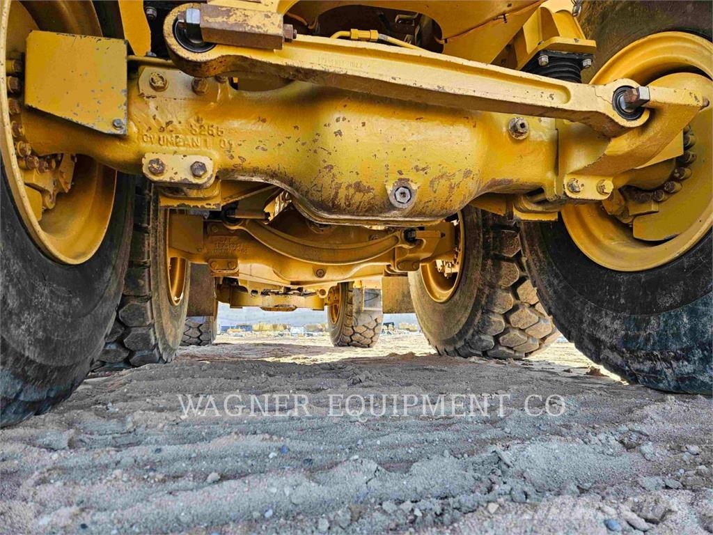 CAT 730C WT Поливальні машини