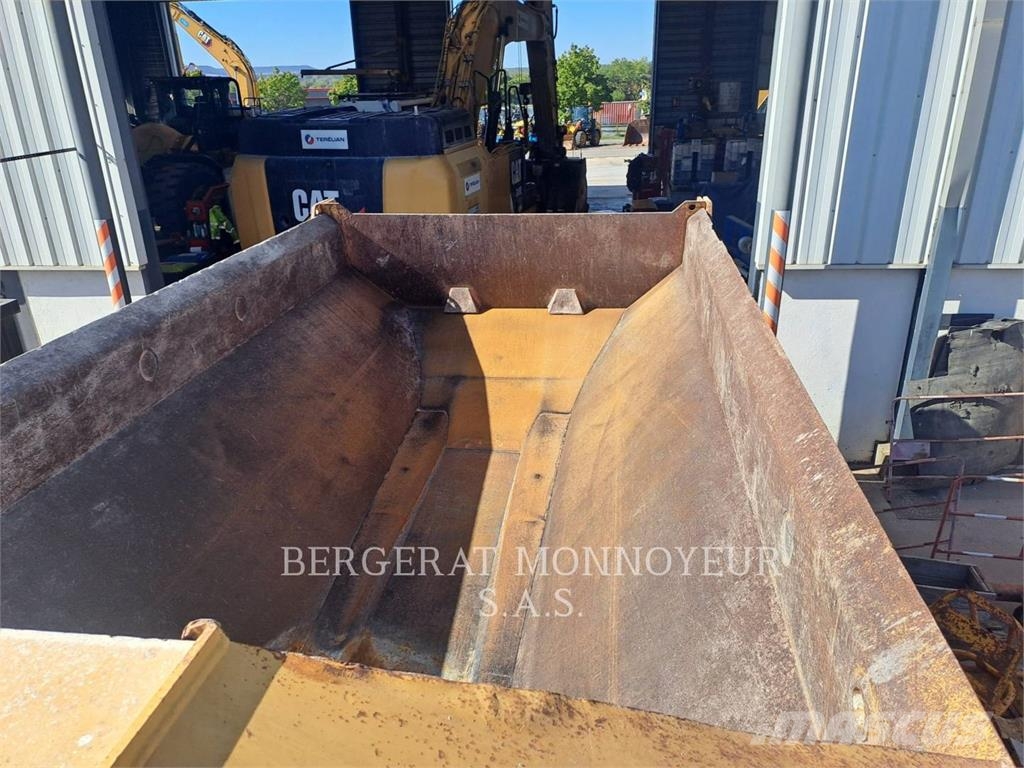 CAT 730C2 Midjestyrd dumper