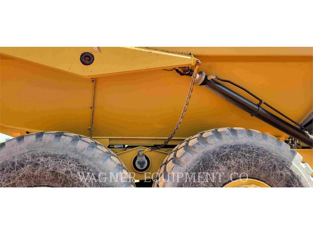 CAT 740 Dumper - Knickgelenk