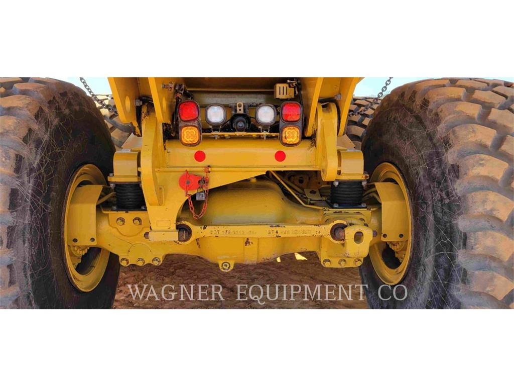 CAT 740 Dumper - Knickgelenk