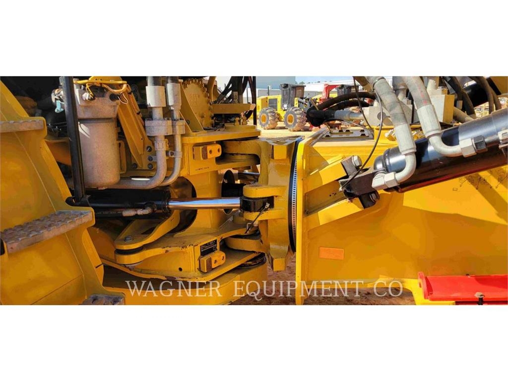 CAT 740 Dumper - Knickgelenk
