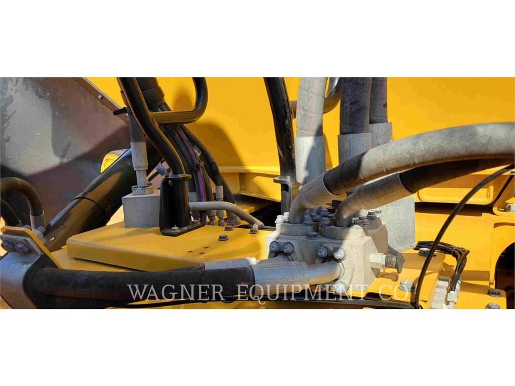 CAT 740 Dumper - Knickgelenk