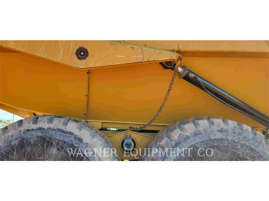 CAT 740 Dumper - Knickgelenk