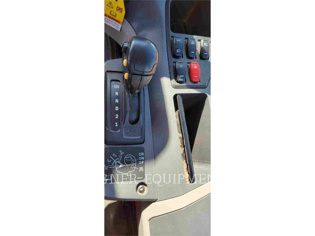 CAT 740 Dumper - Knickgelenk
