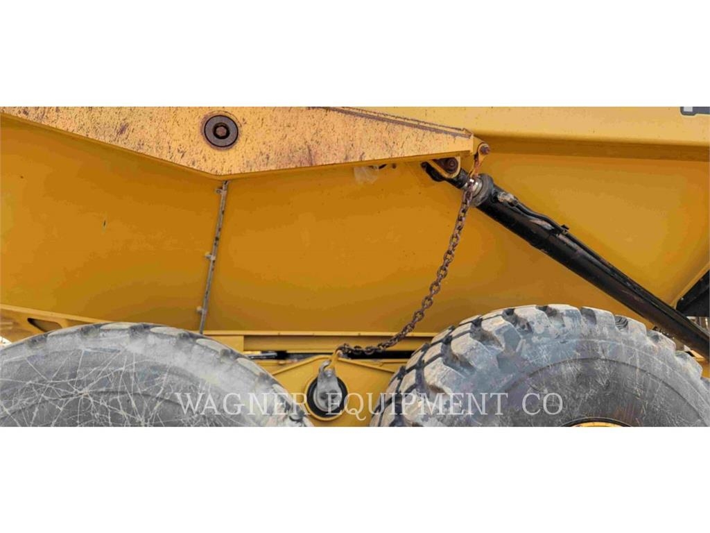 CAT 740 Dumper - Knickgelenk