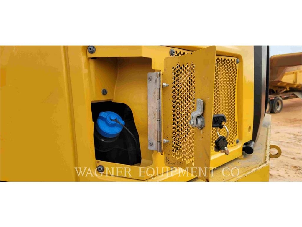 CAT 740 Dumper - Knickgelenk