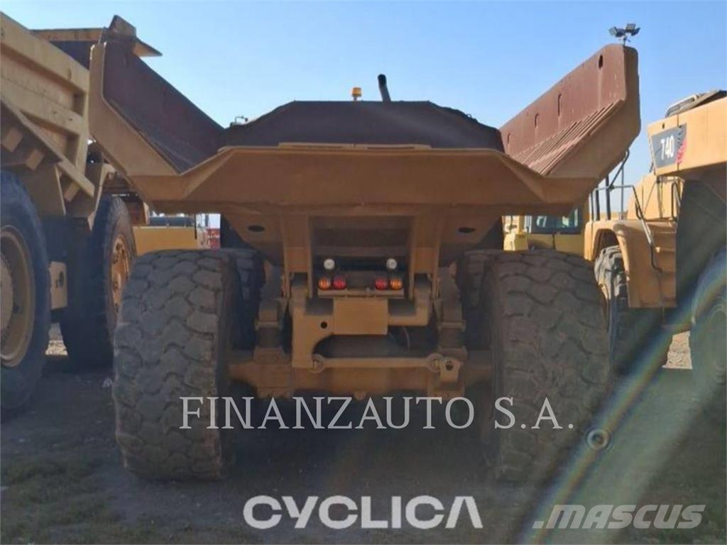 CAT 740 Wozidła przegubowe