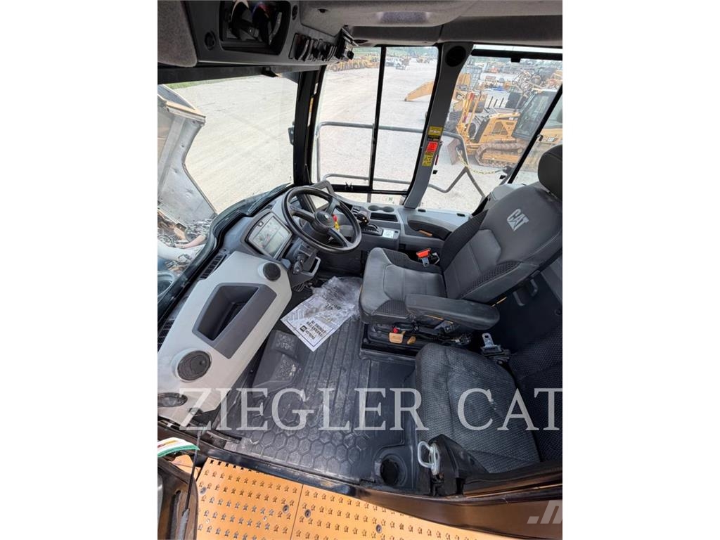 CAT 740-04EJ Зчленовані самоскиди