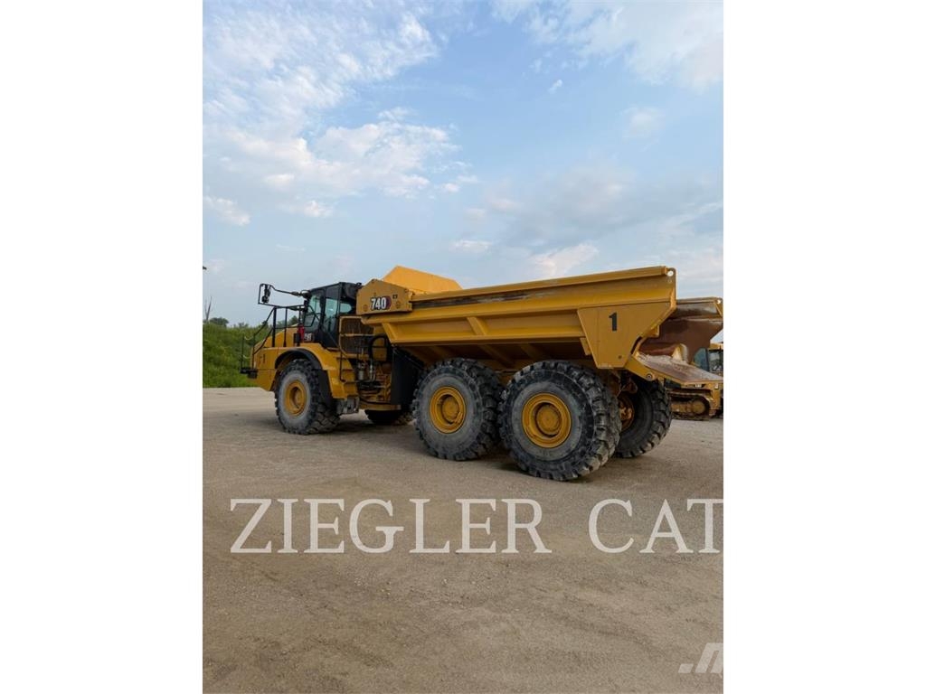 CAT 740-04EJ Зчленовані самоскиди