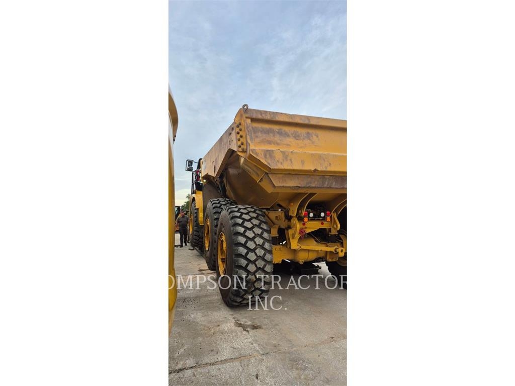 CAT 740 GC 鉸接式起吊車