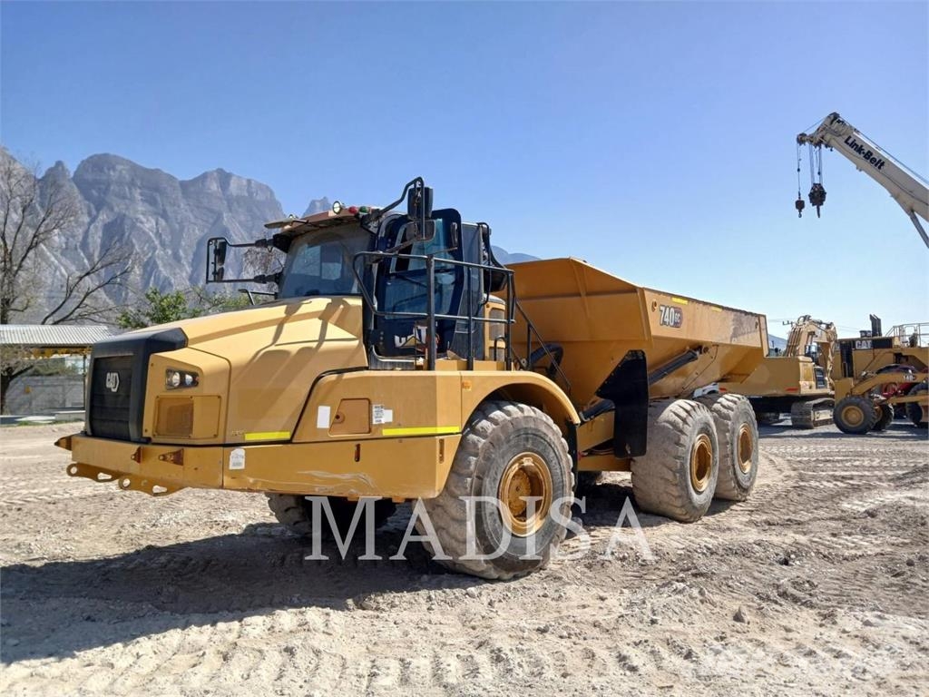 CAT 740 GC Zglobni damperi