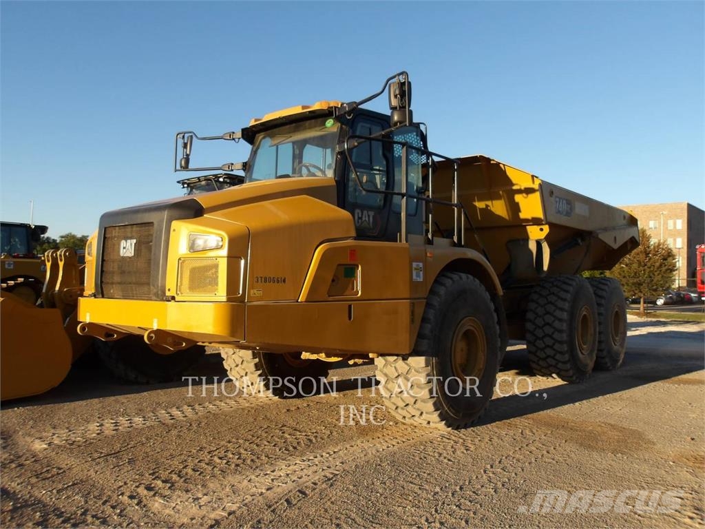CAT 740 GC ساحبات مفصلية
