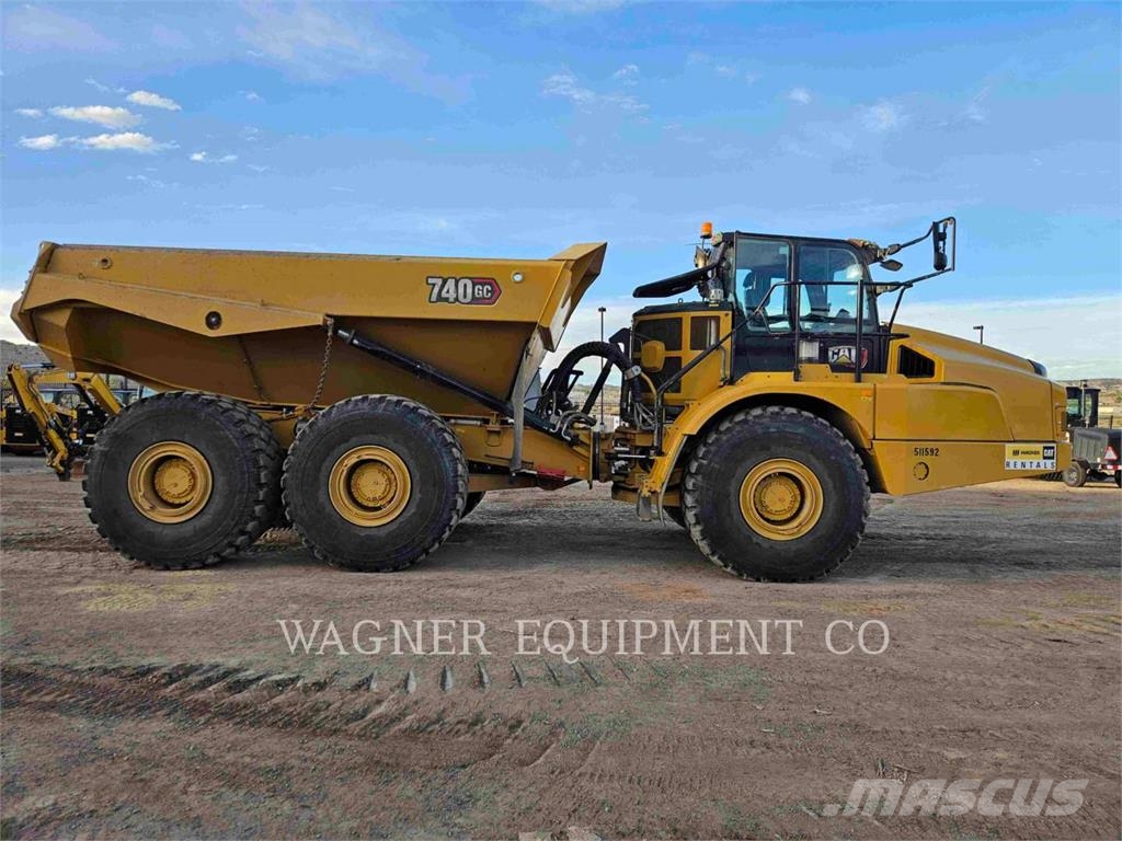 CAT 74004GC ساحبات مفصلية