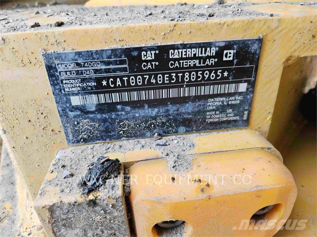 CAT 74004GC ساحبات مفصلية