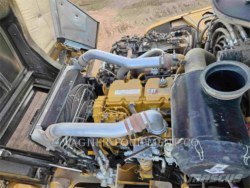 CAT 74004GC ساحبات مفصلية