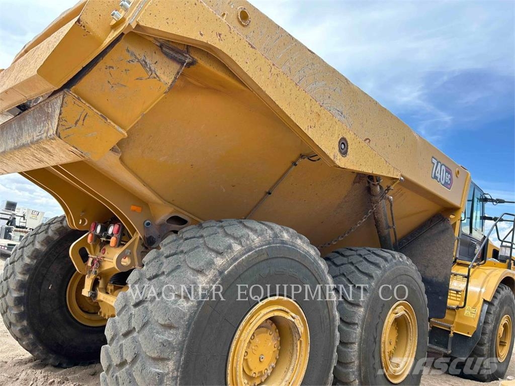CAT 74004GC ساحبات مفصلية