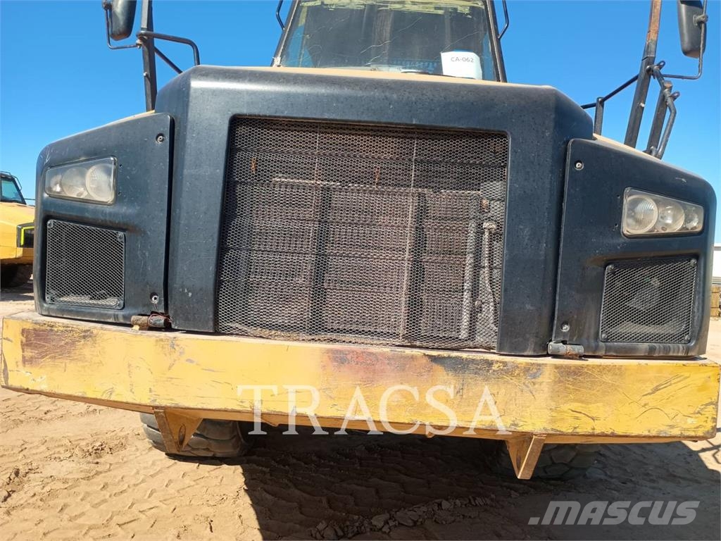 CAT 740B Zglobni demperji