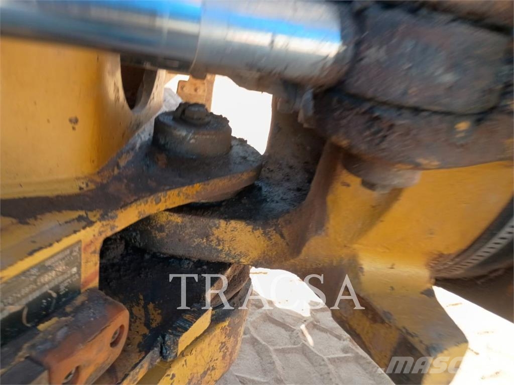 CAT 740B Zglobni demperji