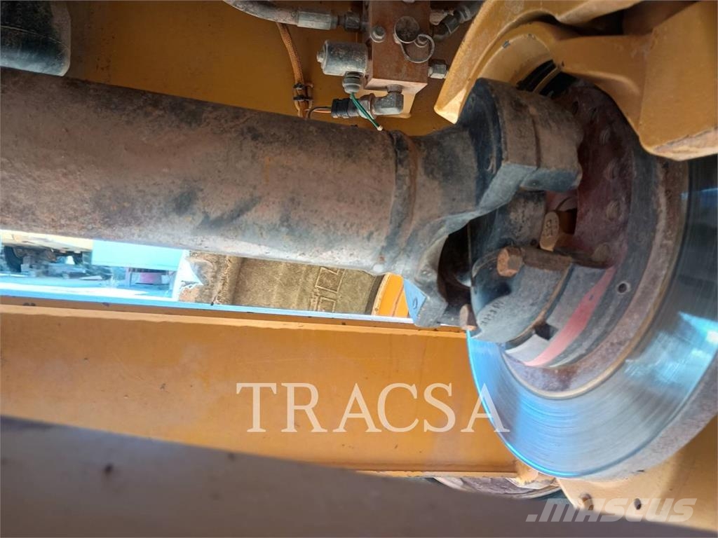 CAT 740B Zglobni demperji