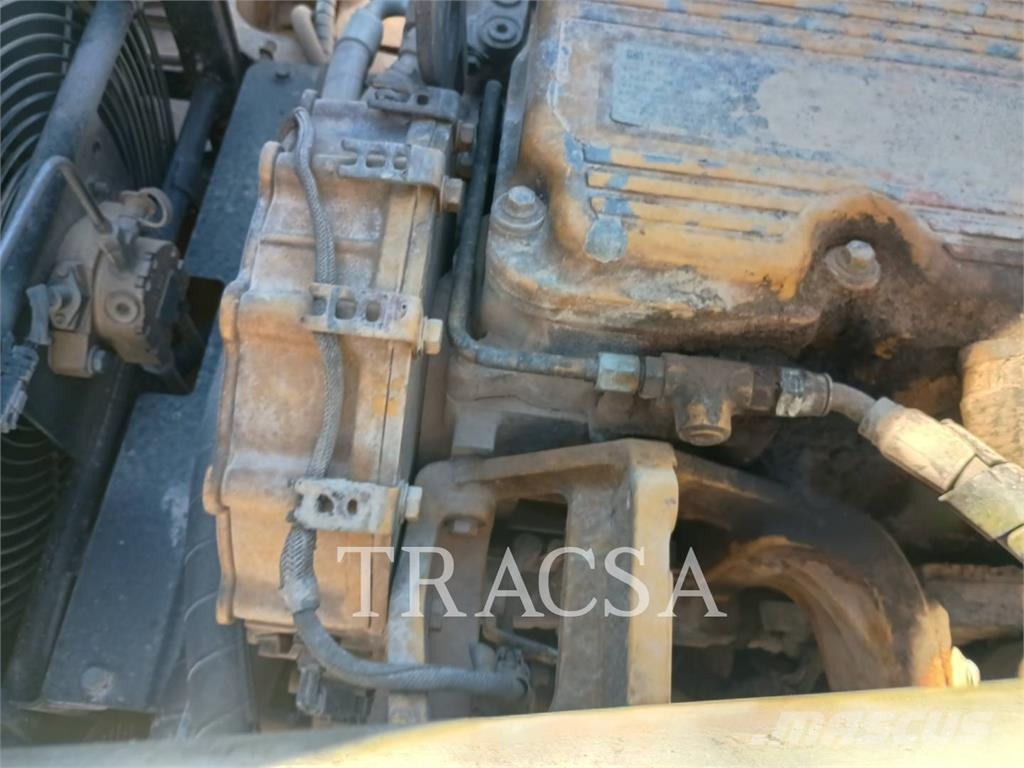 CAT 740B Zglobni demperji
