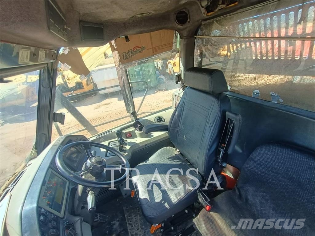 CAT 740B Zglobni demperji