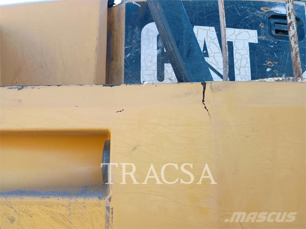 CAT 740B Liigendraamiga pinnaseveokid