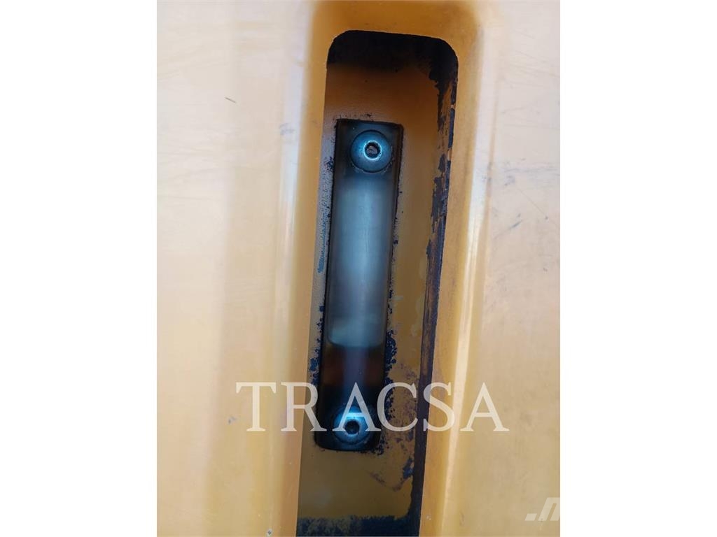 CAT 740B Liigendraamiga pinnaseveokid