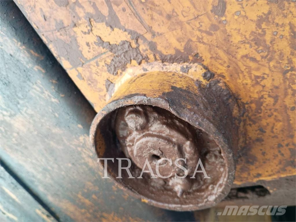 CAT 740B Liigendraamiga pinnaseveokid