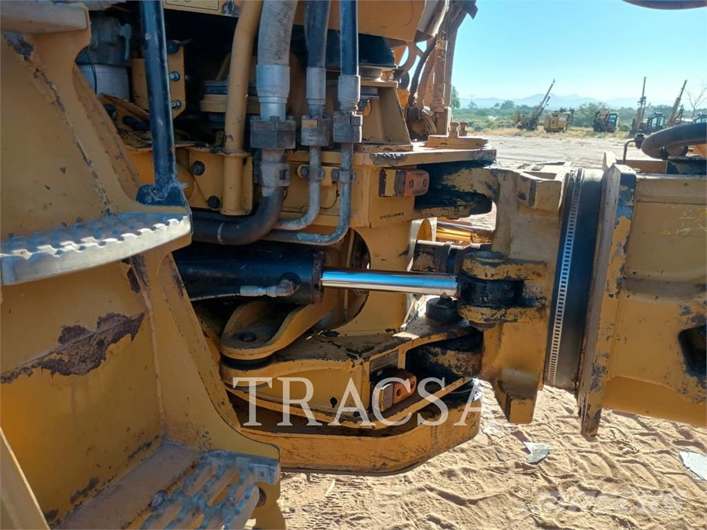 CAT 740B Liigendraamiga pinnaseveokid