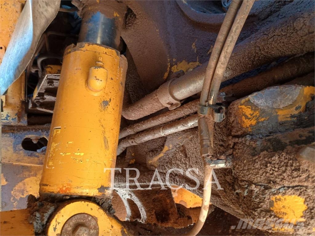 CAT 740B Liigendraamiga pinnaseveokid