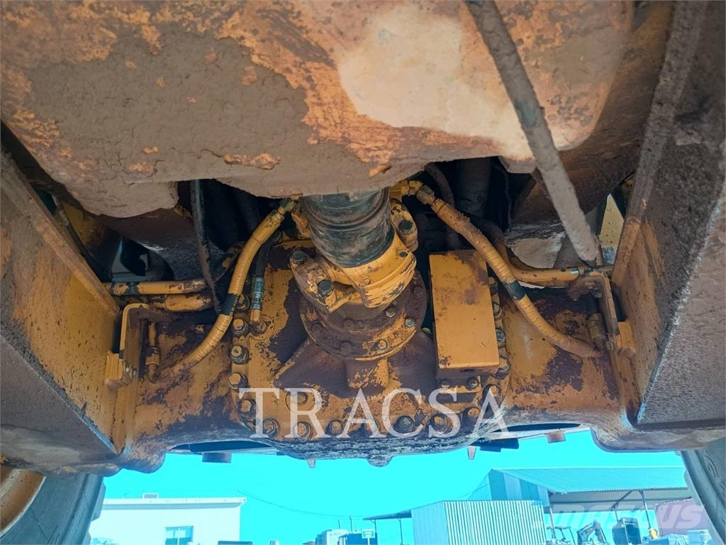 CAT 740B Liigendraamiga pinnaseveokid