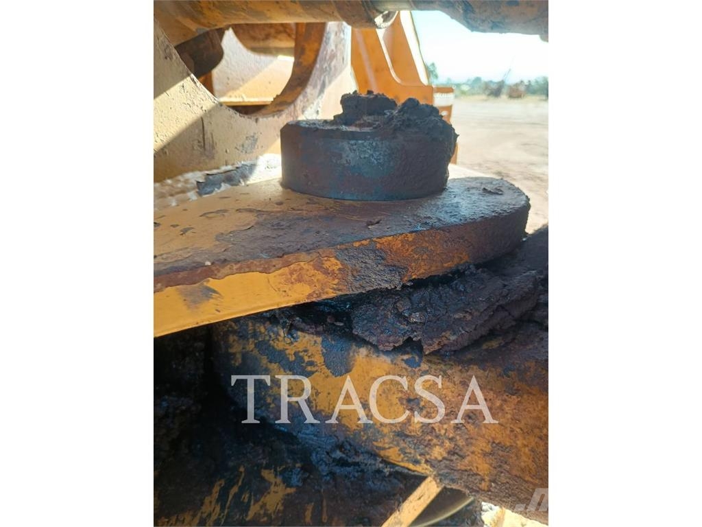 CAT 740B Liigendraamiga pinnaseveokid