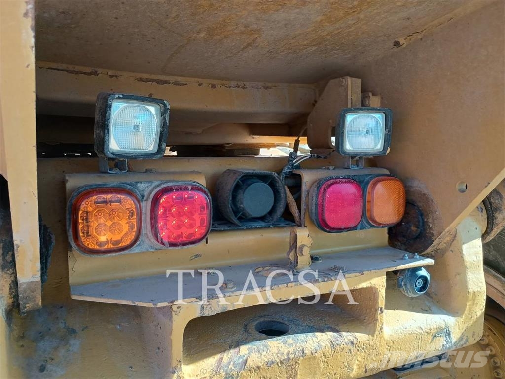 CAT 740B Liigendraamiga pinnaseveokid