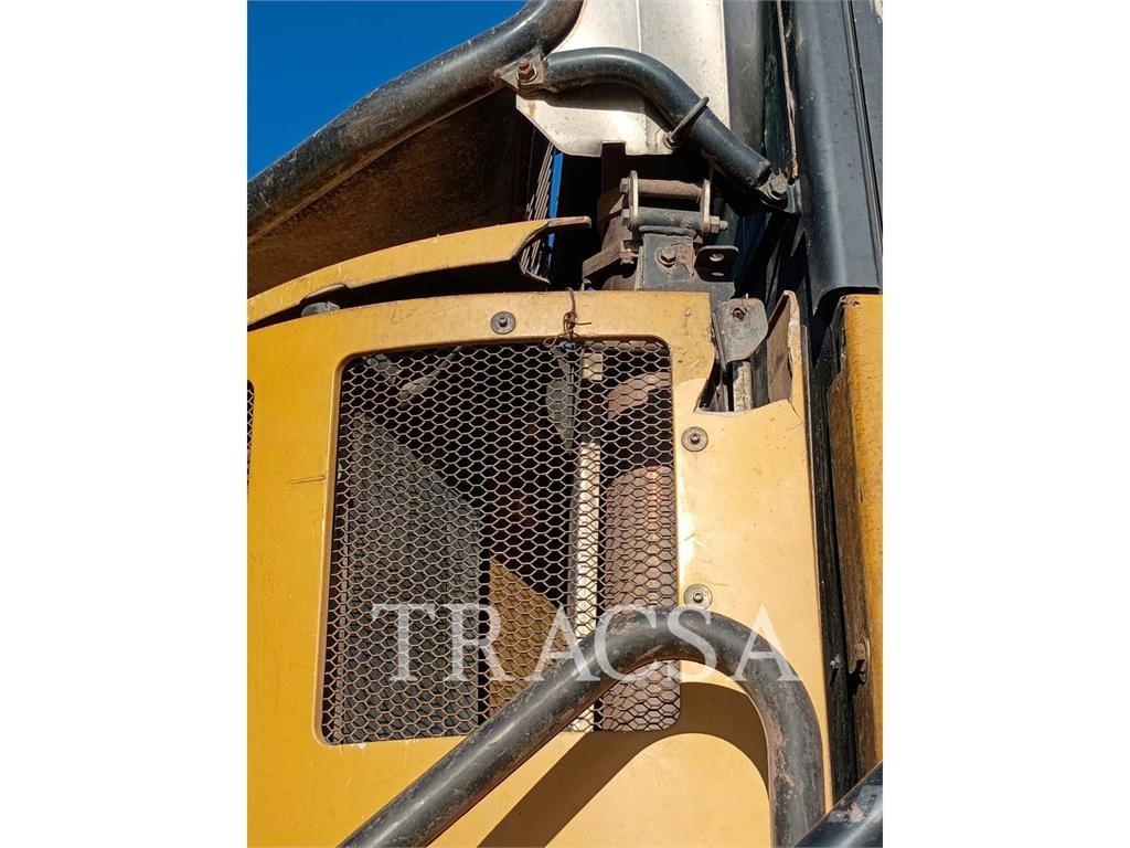 CAT 740B Liigendraamiga pinnaseveokid