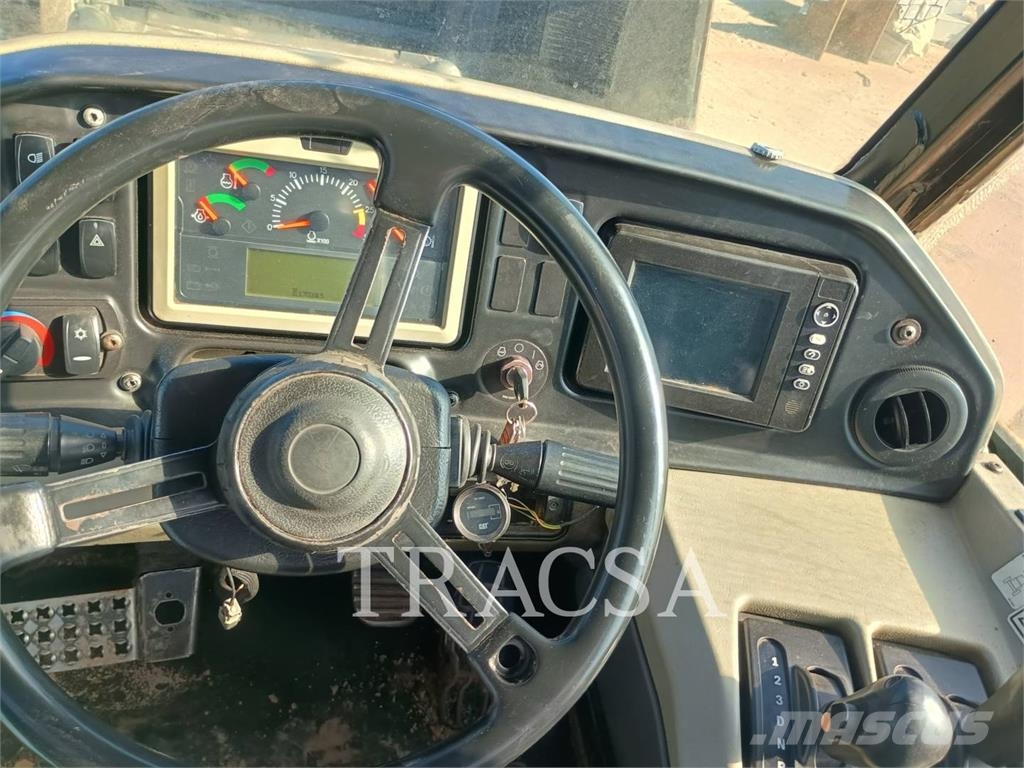CAT 740B Liigendraamiga pinnaseveokid
