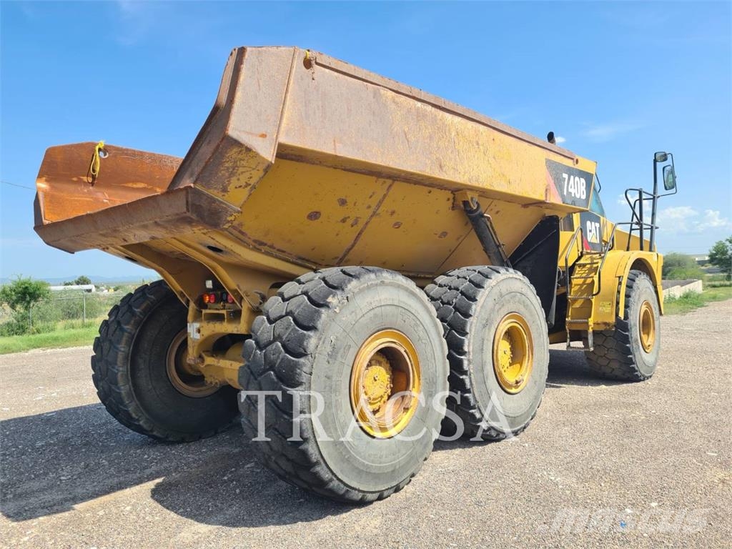 CAT 740B Liigendraamiga pinnaseveokid