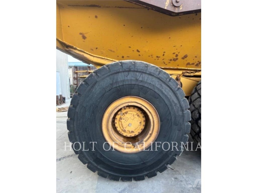 CAT 740B Kloubové dempry