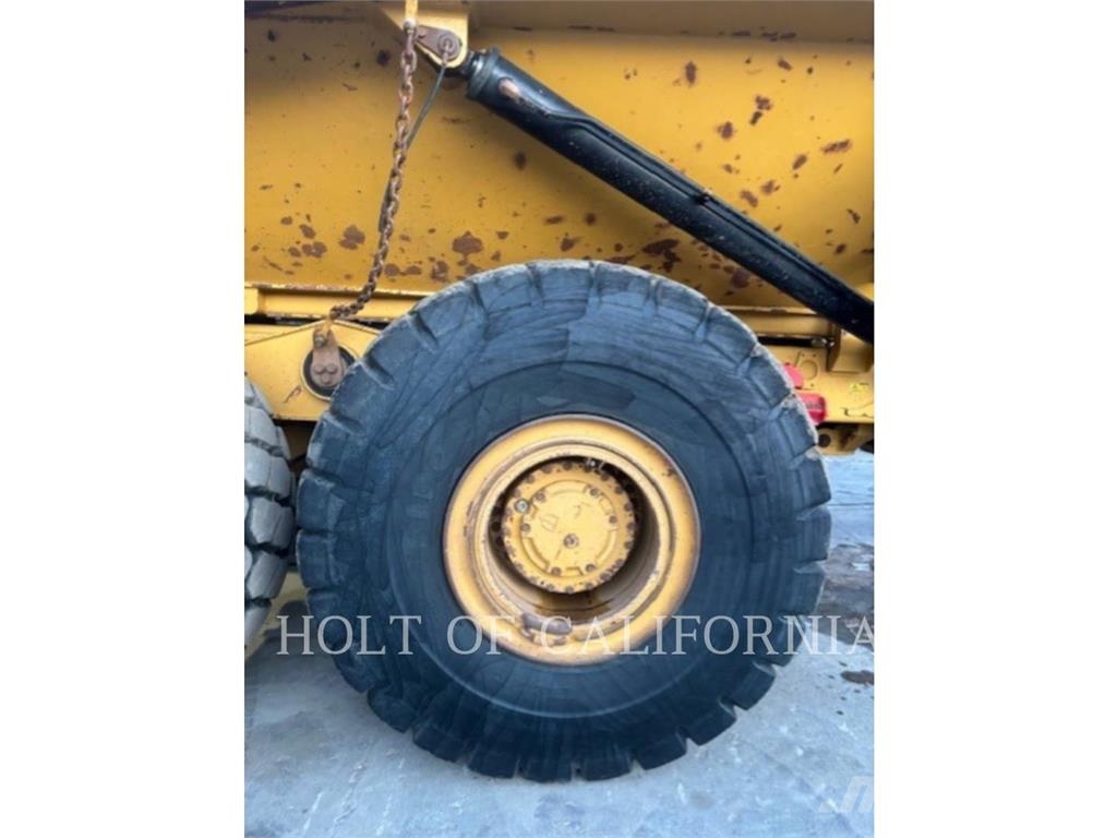 CAT 740B Kloubové dempry