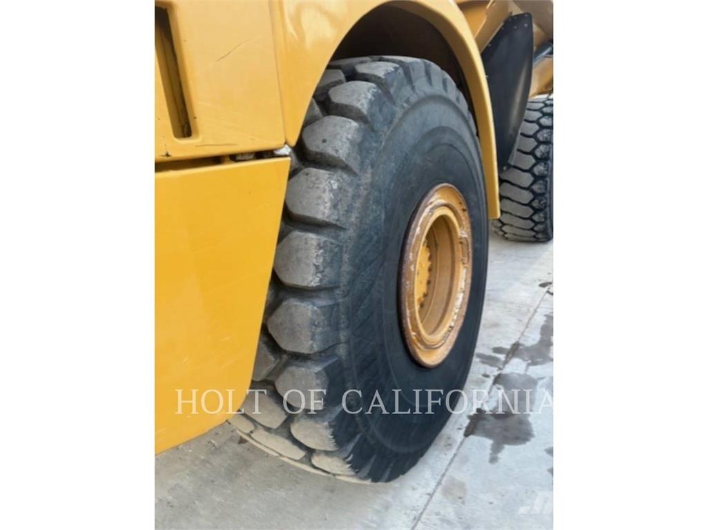 CAT 740B Kloubové dempry