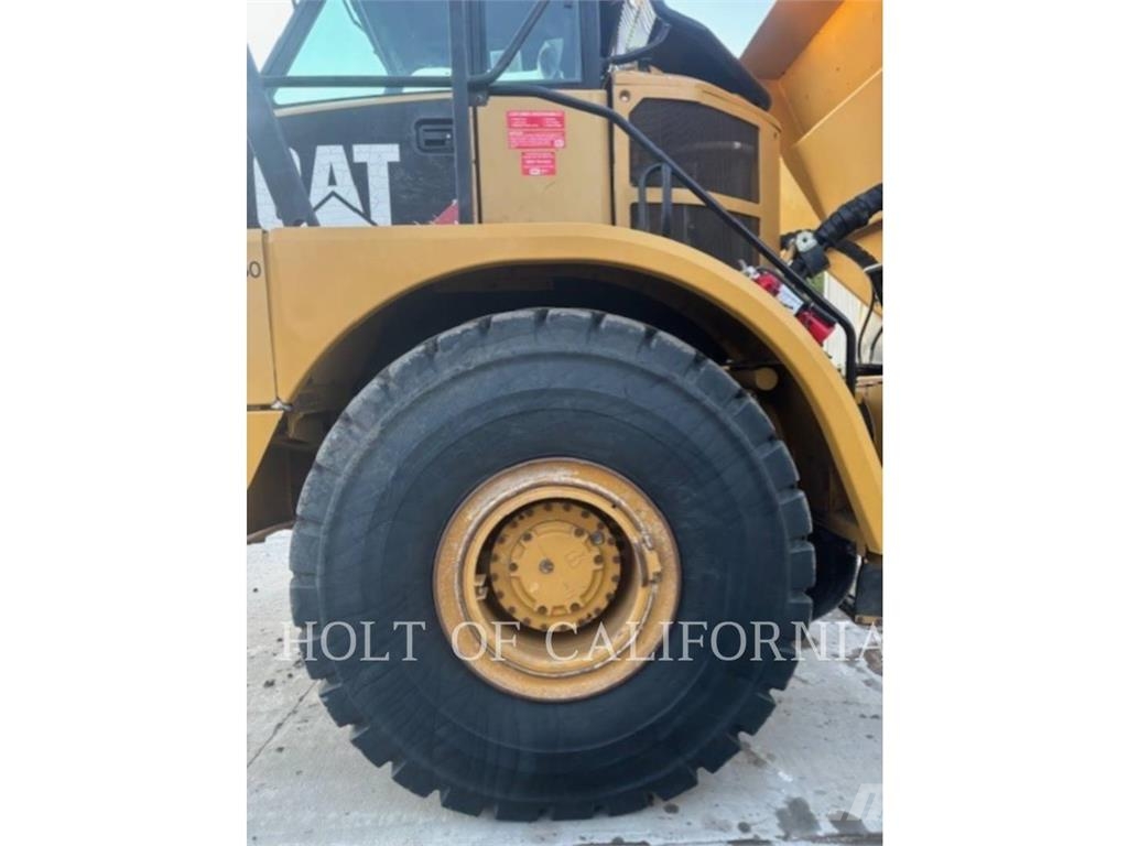 CAT 740B Kloubové dempry