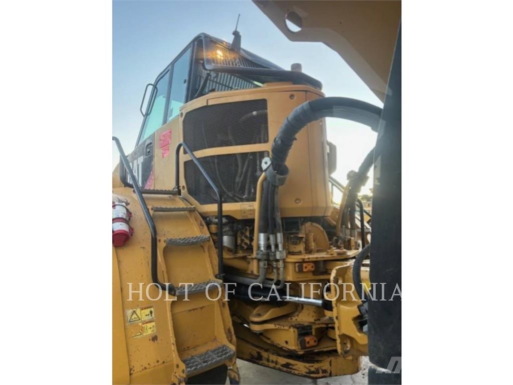 CAT 740B Kloubové dempry