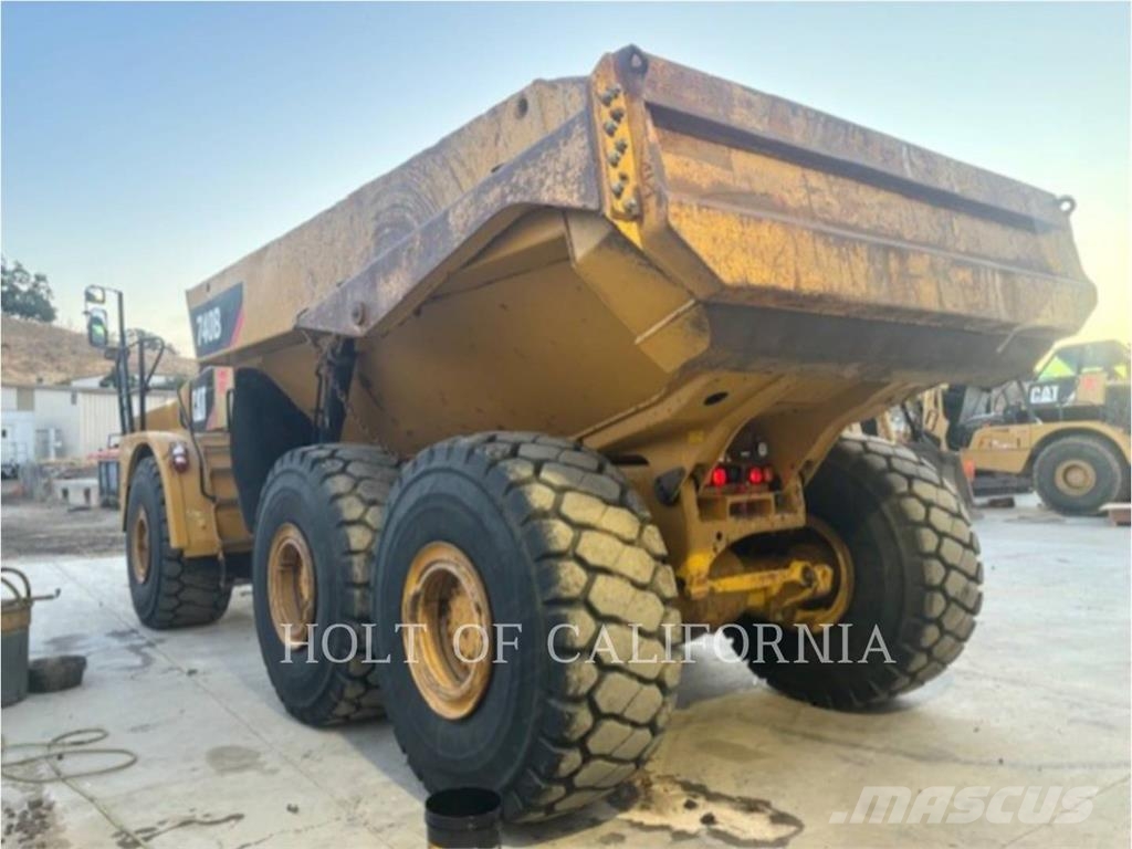 CAT 740B Kloubové dempry