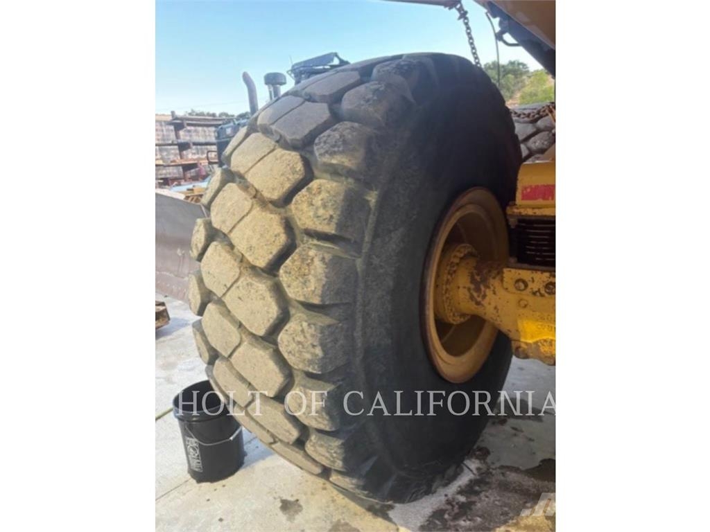 CAT 740B Kloubové dempry