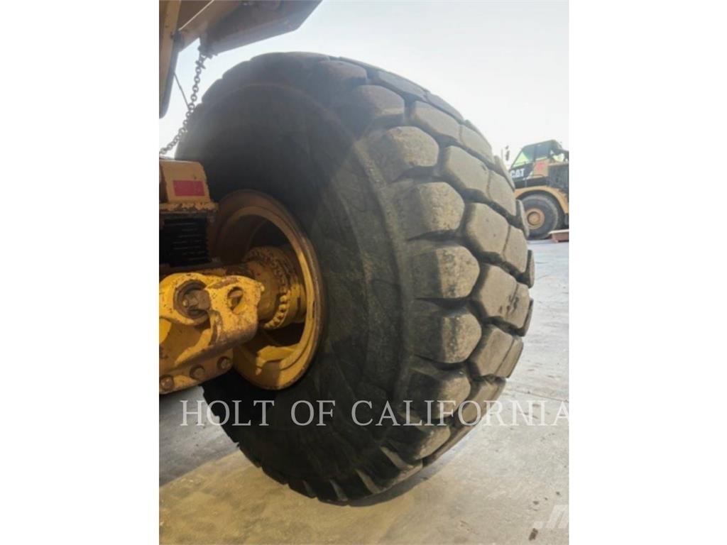 CAT 740B Kloubové dempry