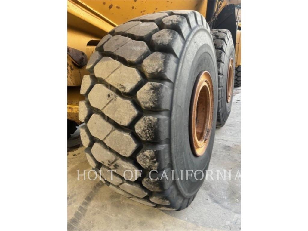 CAT 740B Kloubové dempry