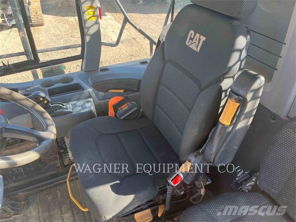 CAT 740GC Dumper - Knickgelenk