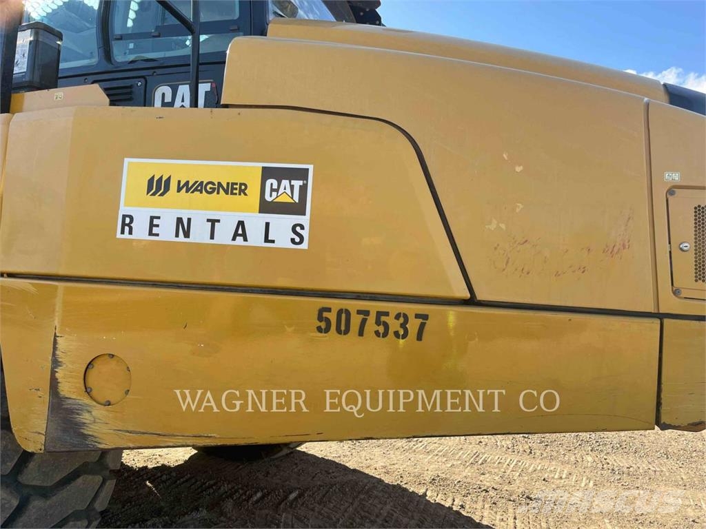 CAT 740GC Dumper - Knickgelenk